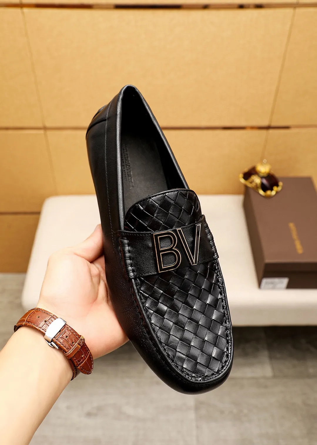 Men's Men's Shoes 💰: 420 💐BV Men's Slip-on Shoes® [BOTTEGA VENETA] Official website counter new model, one-to-one mold opening ⚠Italian calfskin embossed ➕Cow 🐂 leather lining. Driving slip-ons, available at counters, sizes 39-44 (38.45🉑️customized)